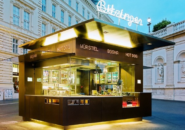 Würstelstand bei der Albertina